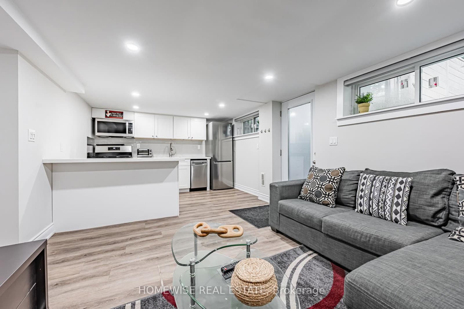 68 Fairleigh Crescent, Unit Lower thumbnail 4