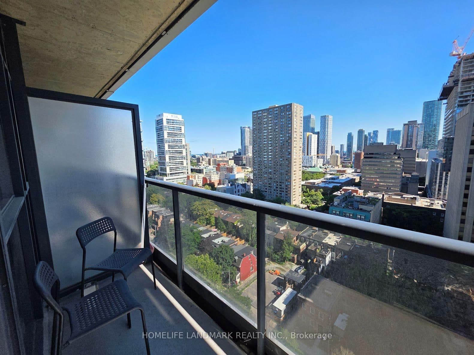 21 Carlton Street, Unit 1810 thumbnail 14