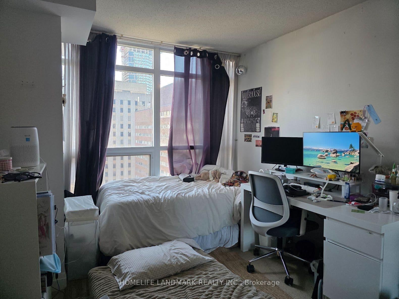 21 Carlton Street, Unit 1810 thumbnail 6