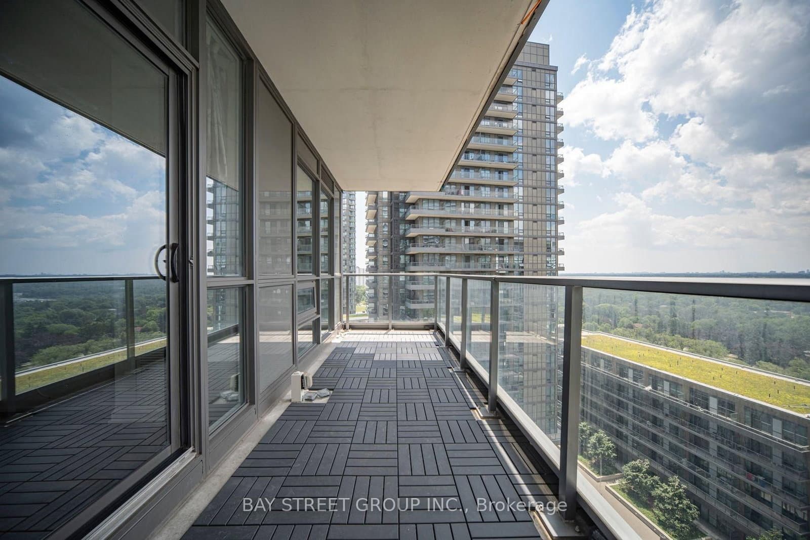 56 Forest Manor Road, Unit 1205 thumbnail 20