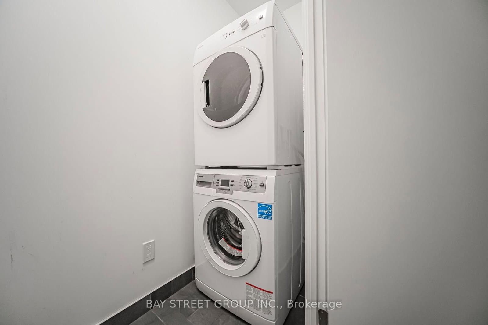 56 Forest Manor Road, Unit 1205 thumbnail 8
