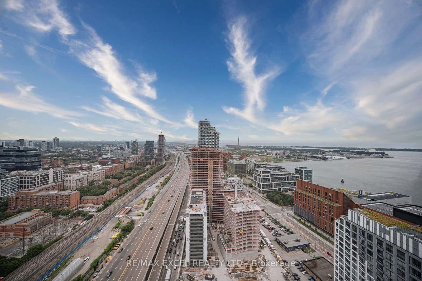 20 Richardson Street, Unit 3311 thumbnail 38