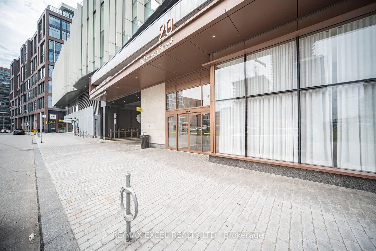 20 Richardson Street, Unit 3311 thumbnail 4