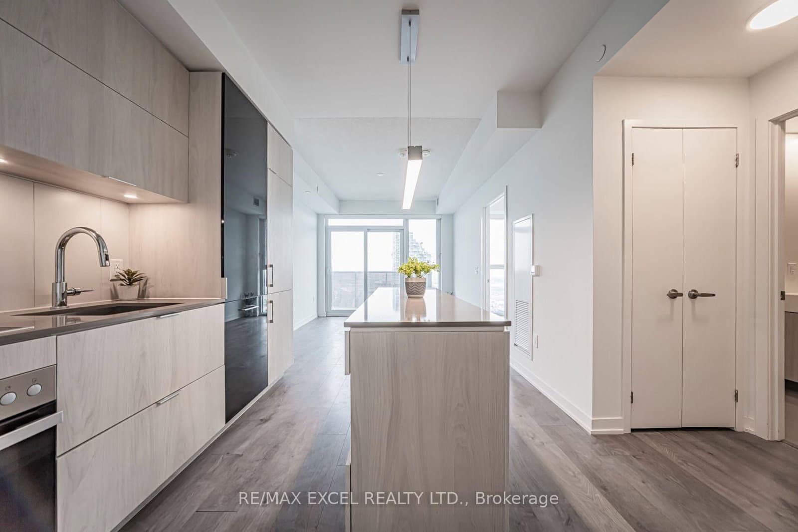 20 Richardson Street, Unit 3311 thumbnail 8