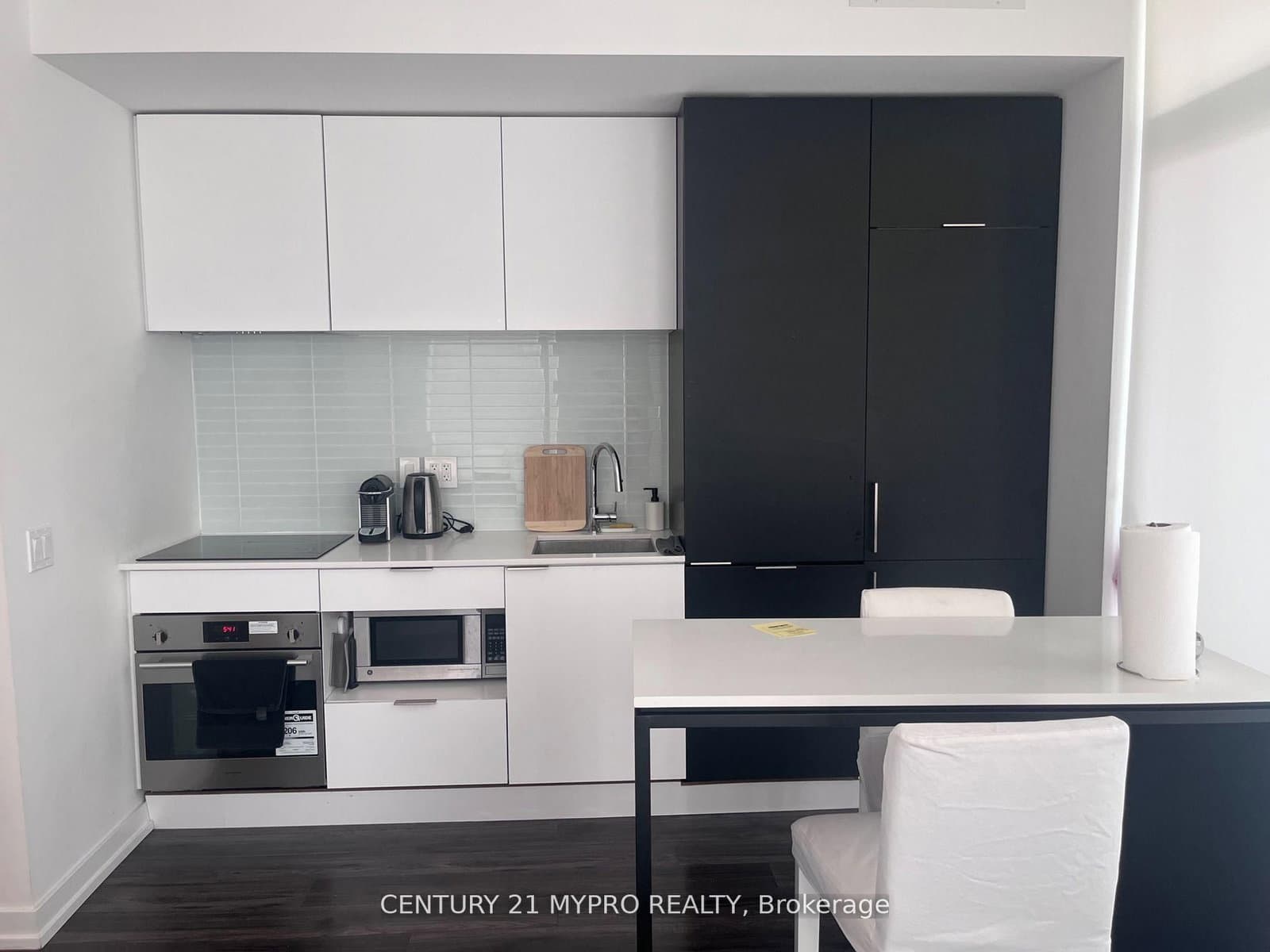 33 Helendale Avenue, Unit 1306 thumbnail 13