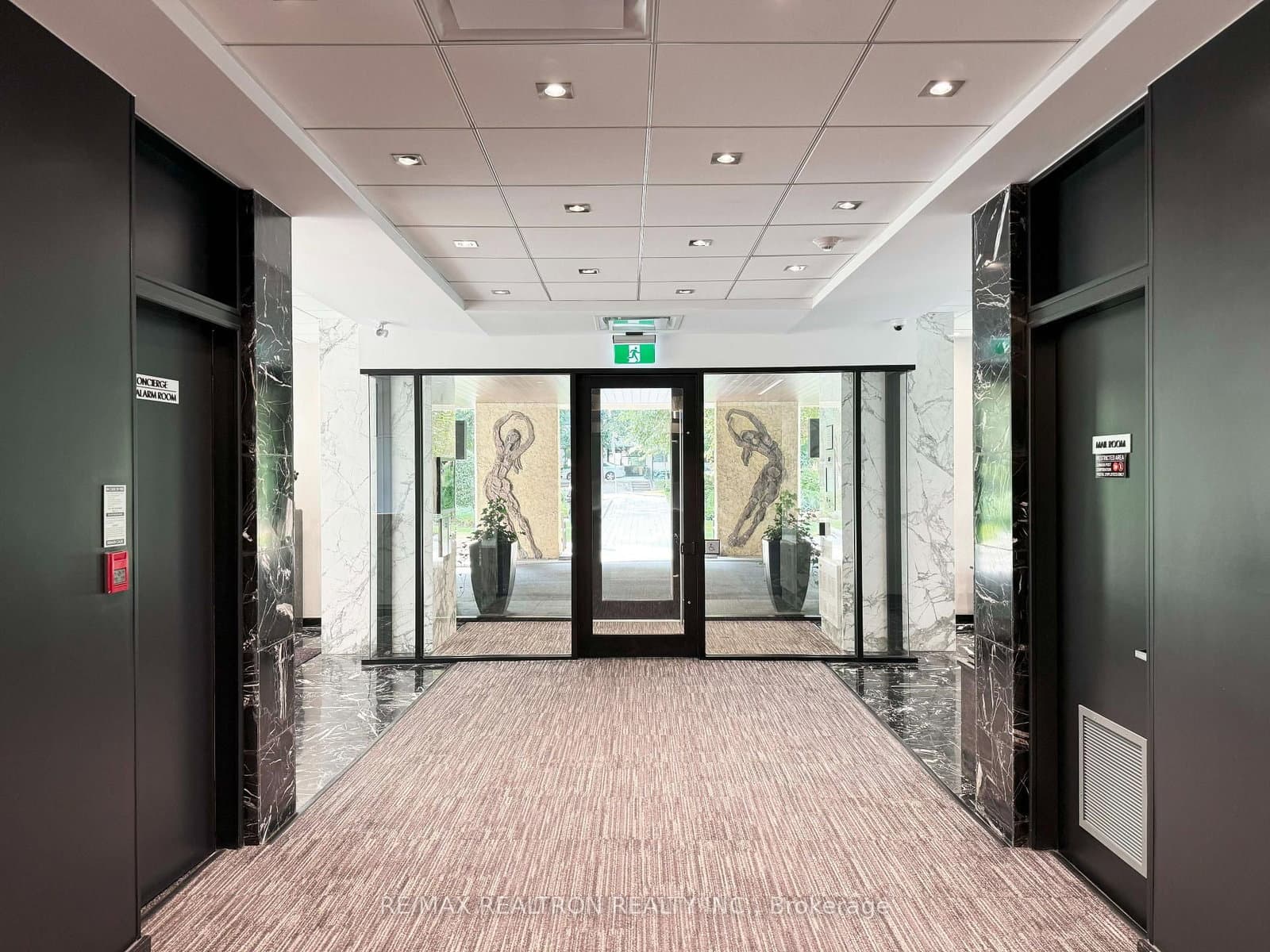 9 Deer Park Crescent, Unit 1501 thumbnail 8