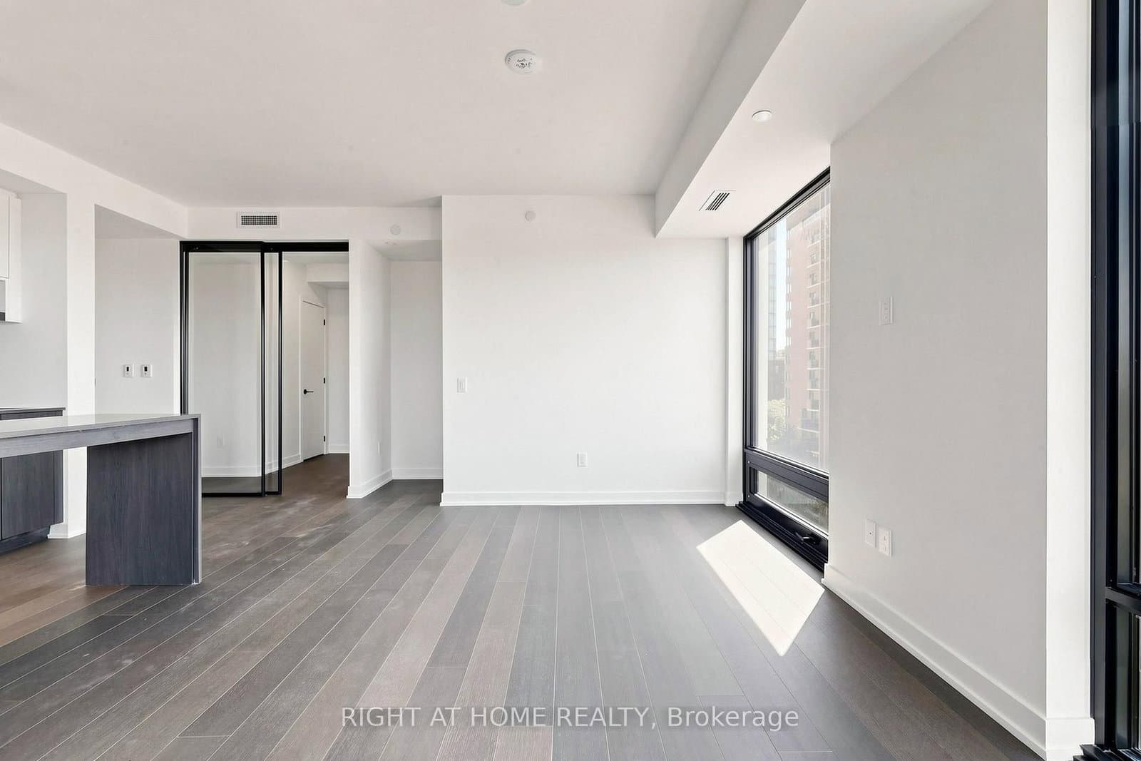 91 Montclair Avenue, Unit 1009 thumbnail 7