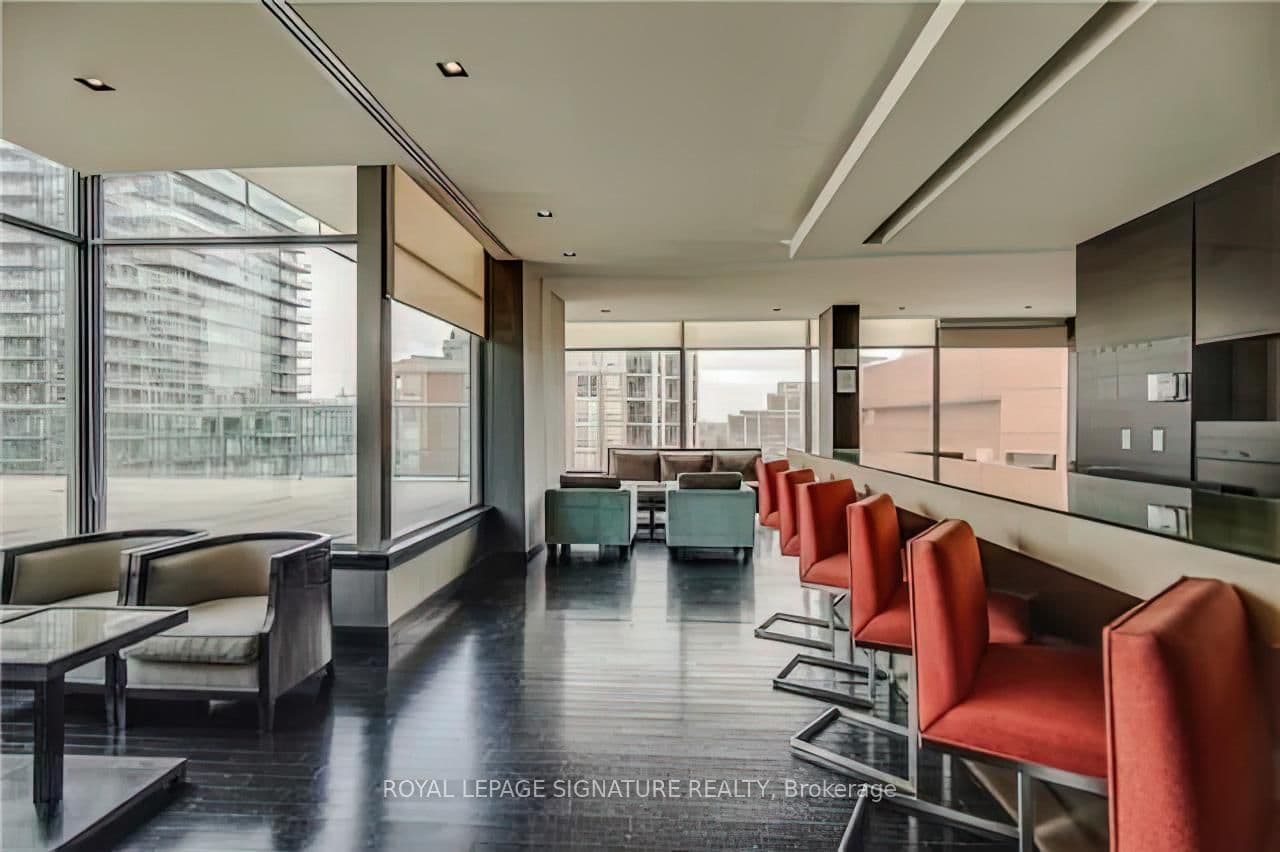 18 Yorkville Avenue, Unit 2205 thumbnail 14