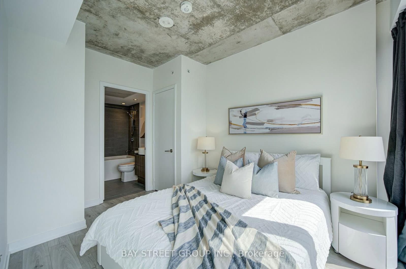 161 Roehampton Avenue, Unit 3303 thumbnail 22