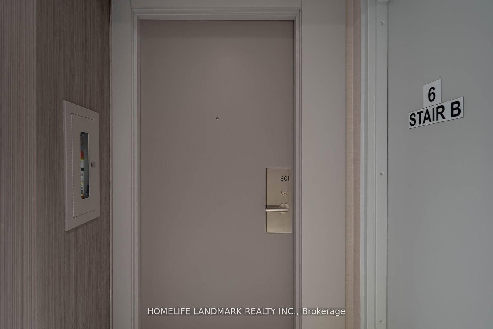 8 Widmer Street, Unit 601 thumbnail 2