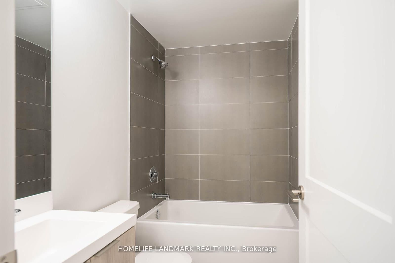 8 Widmer Street, Unit 601 thumbnail 4