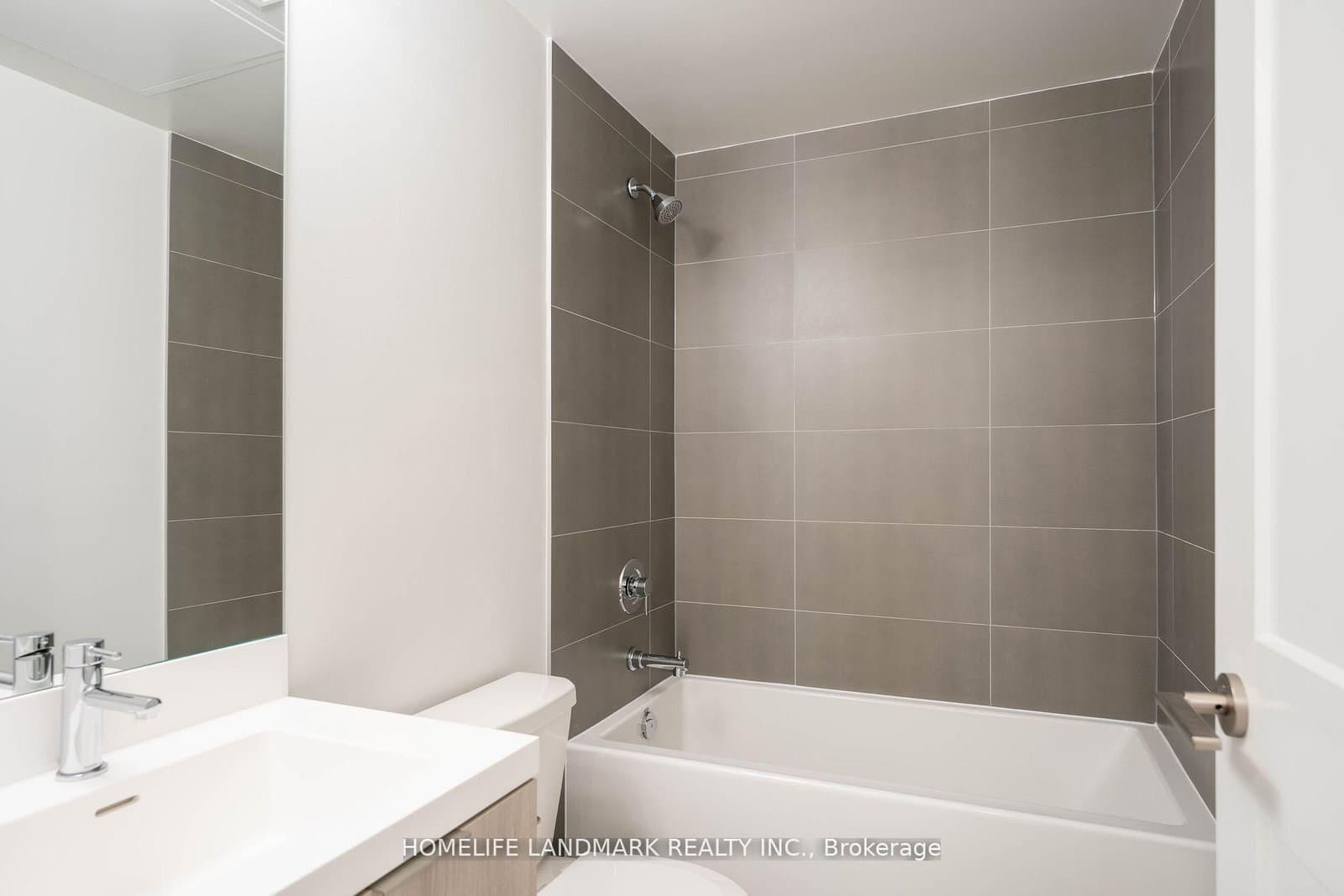 8 Widmer Street, Unit 601 thumbnail 5