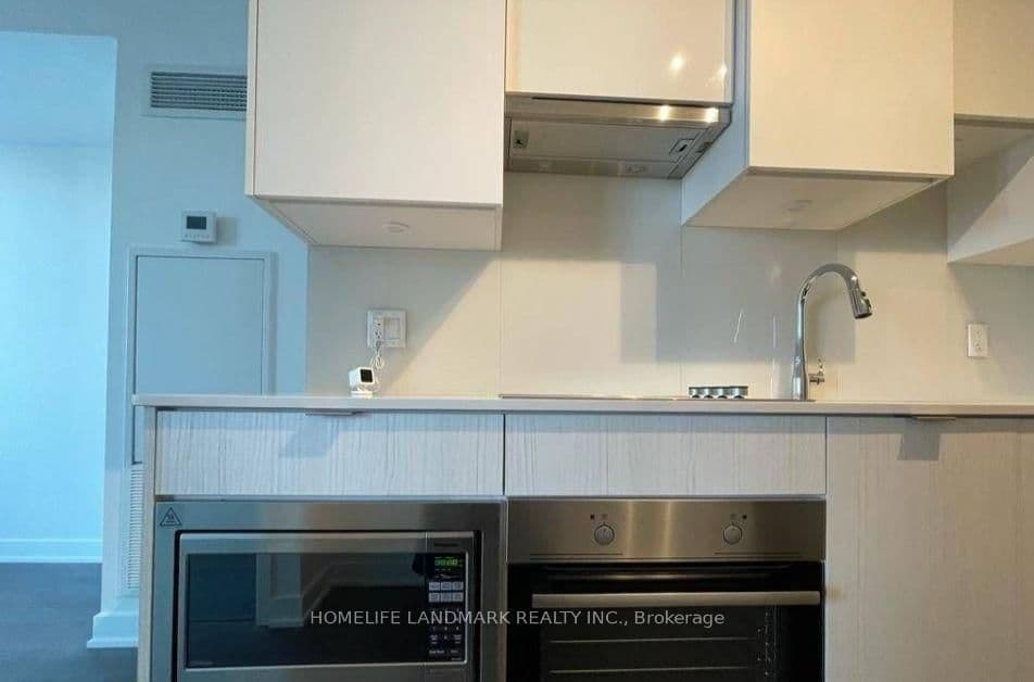 99 Broadway Avenue, Unit 1205 thumbnail 4
