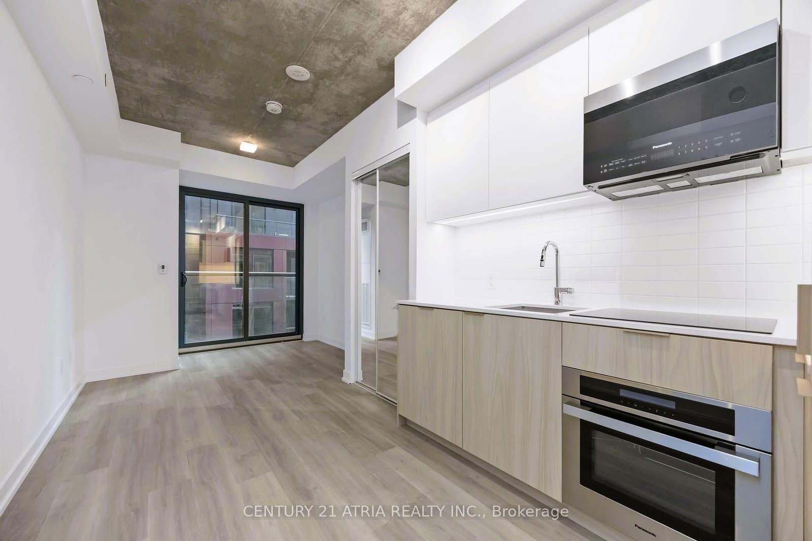 28 Eastern Avenue, Unit 502 thumbnail 8