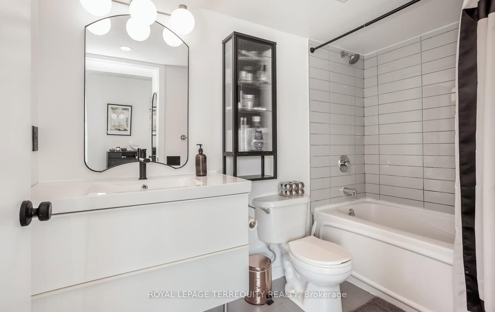 50 Camden Street, Unit 704 thumbnail 23