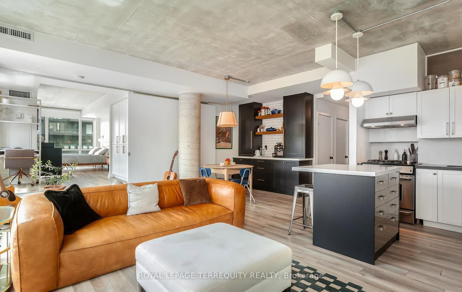 50 Camden Street, Unit 704 thumbnail 3