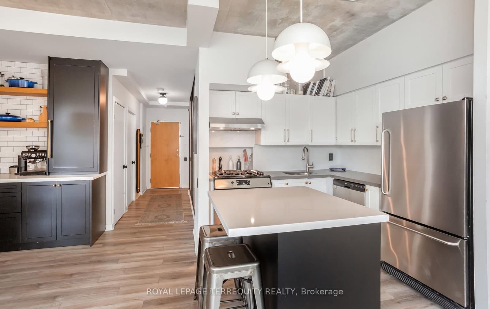 50 Camden Street, Unit 704 thumbnail 8