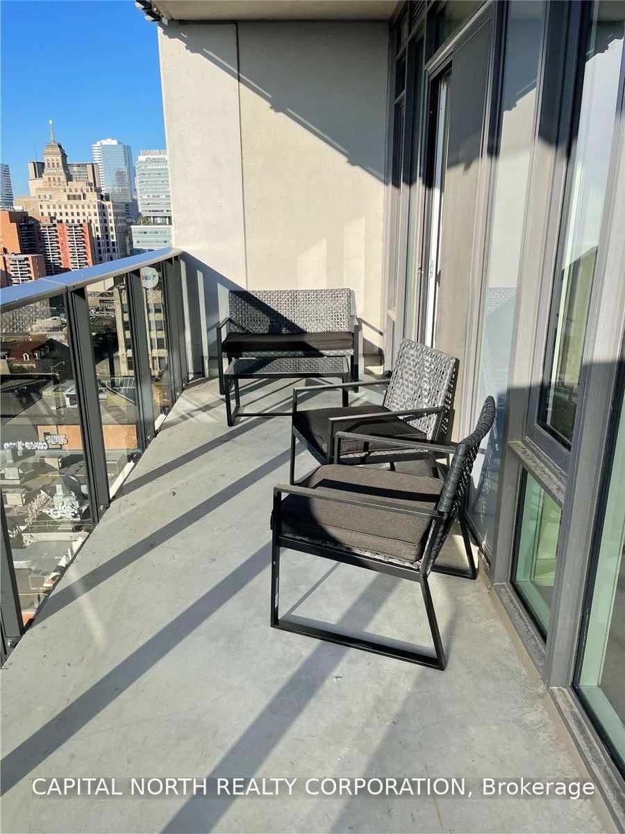 330 Richmond Street W, Unit 1612 thumbnail 11