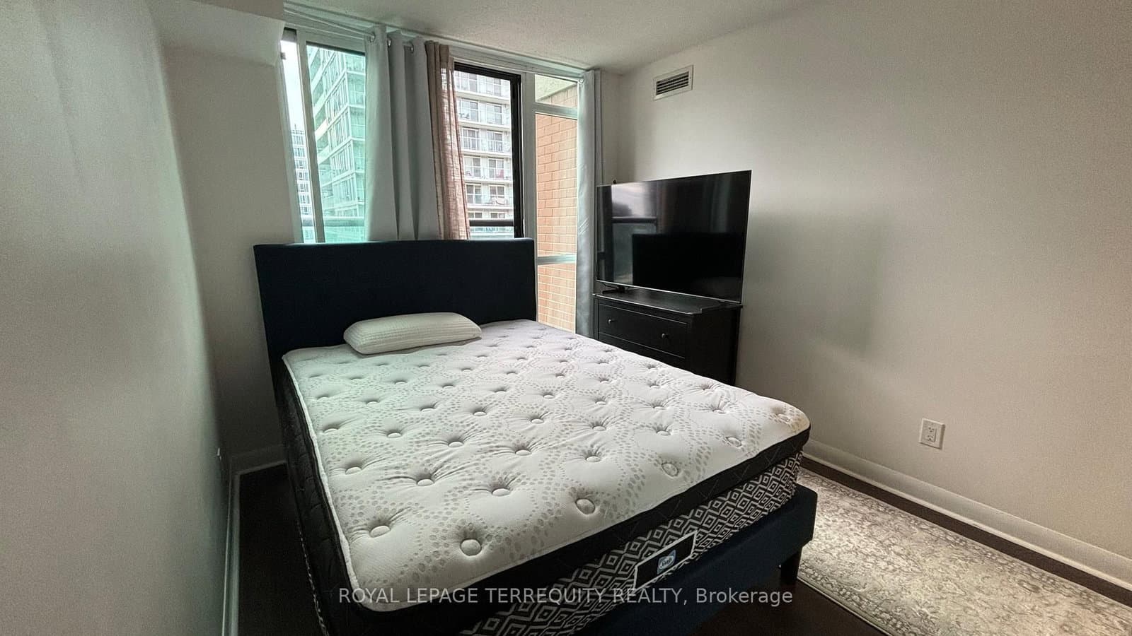 525 Wilson Avenue, Unit 835 thumbnail 15