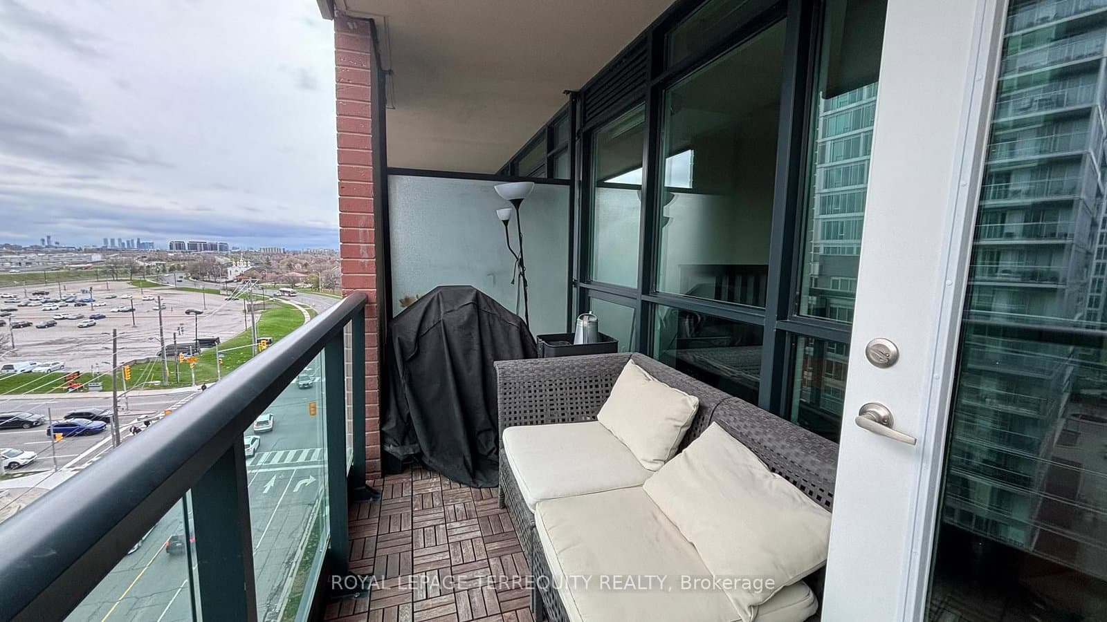 525 Wilson Avenue, Unit 835 thumbnail 16