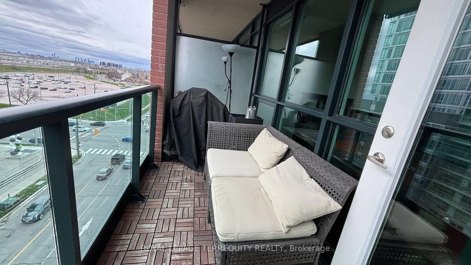 525 Wilson Avenue, Unit 835 thumbnail 17