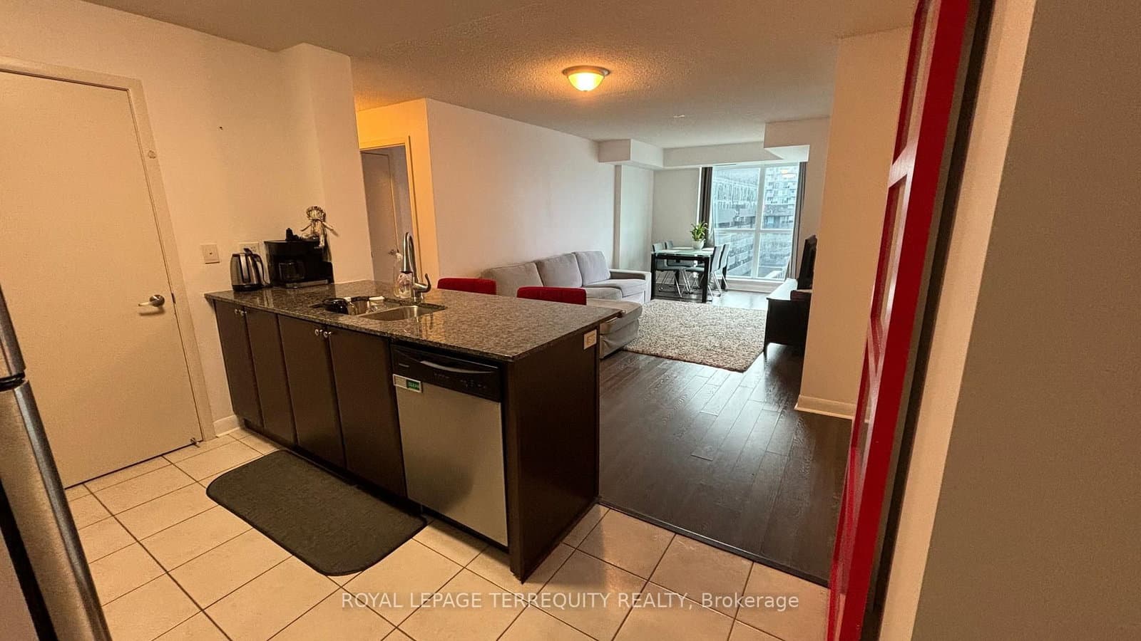 525 Wilson Avenue, Unit 835 thumbnail 3