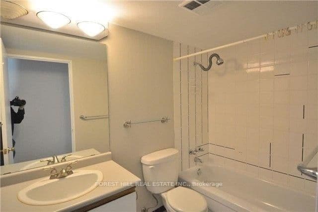 92 King Street E, Unit 211 thumbnail 12