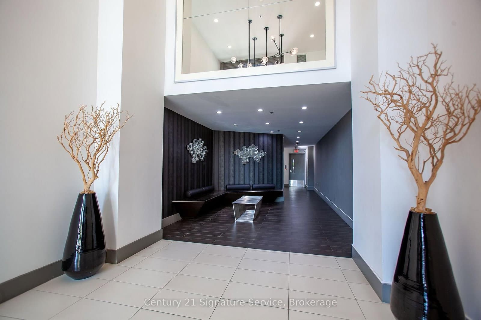 90 Trinity Street, Unit 507 thumbnail 3