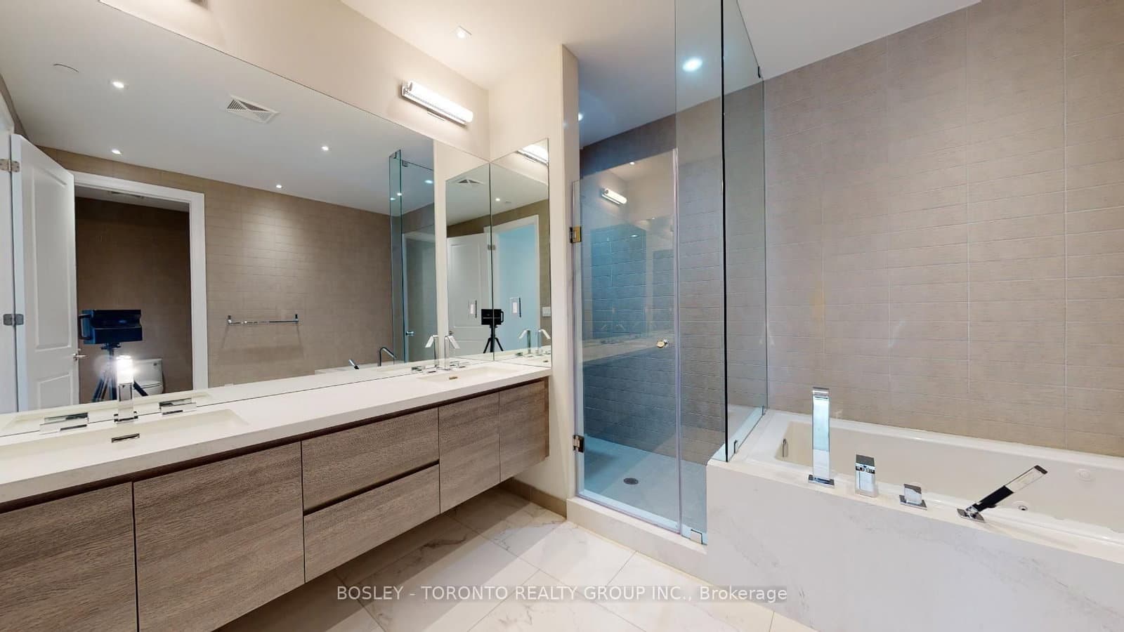 295 Adelaide Street W, Unit PH01 thumbnail 14
