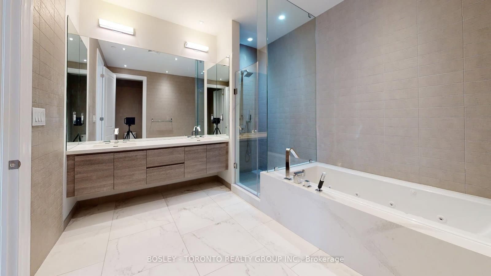 295 Adelaide Street W, Unit PH01 thumbnail 15