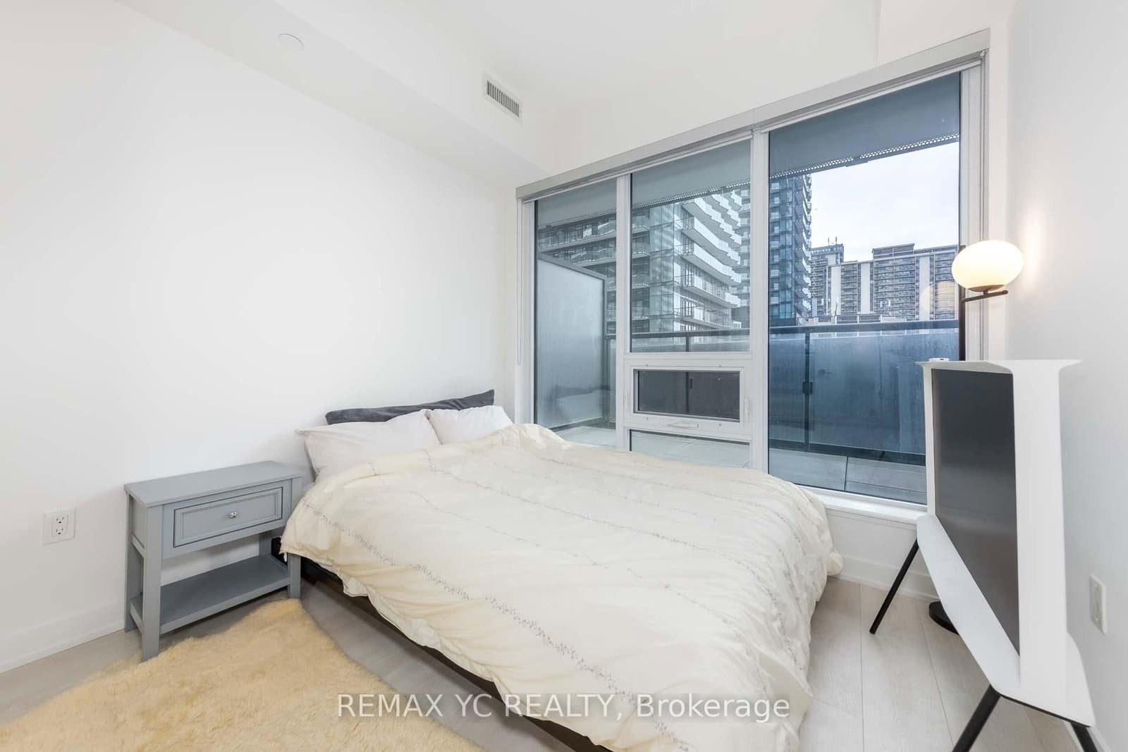 117 Broadway Avenue, Unit 703 thumbnail 14