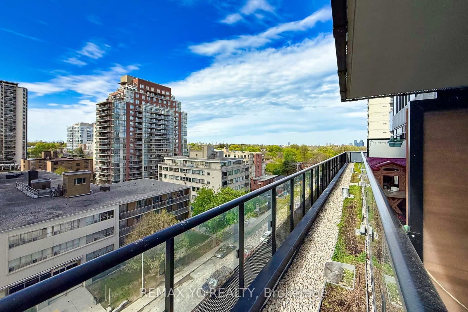 117 Broadway Avenue, Unit 703 thumbnail 24