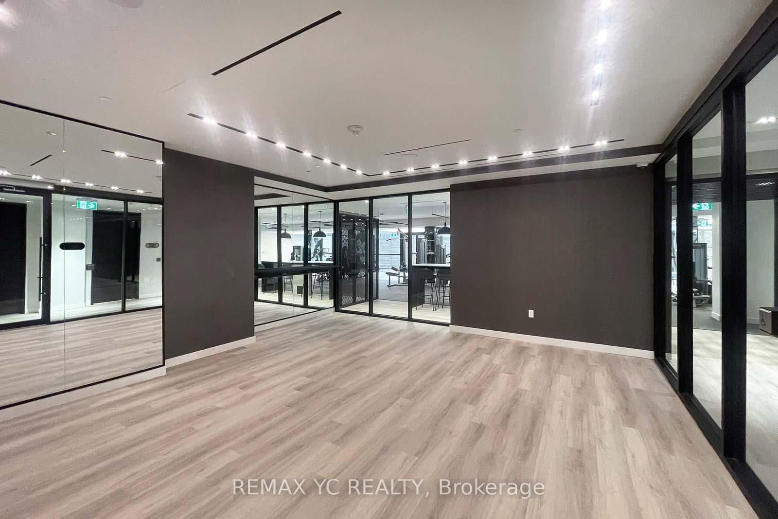 117 Broadway Avenue, Unit 703 thumbnail 38