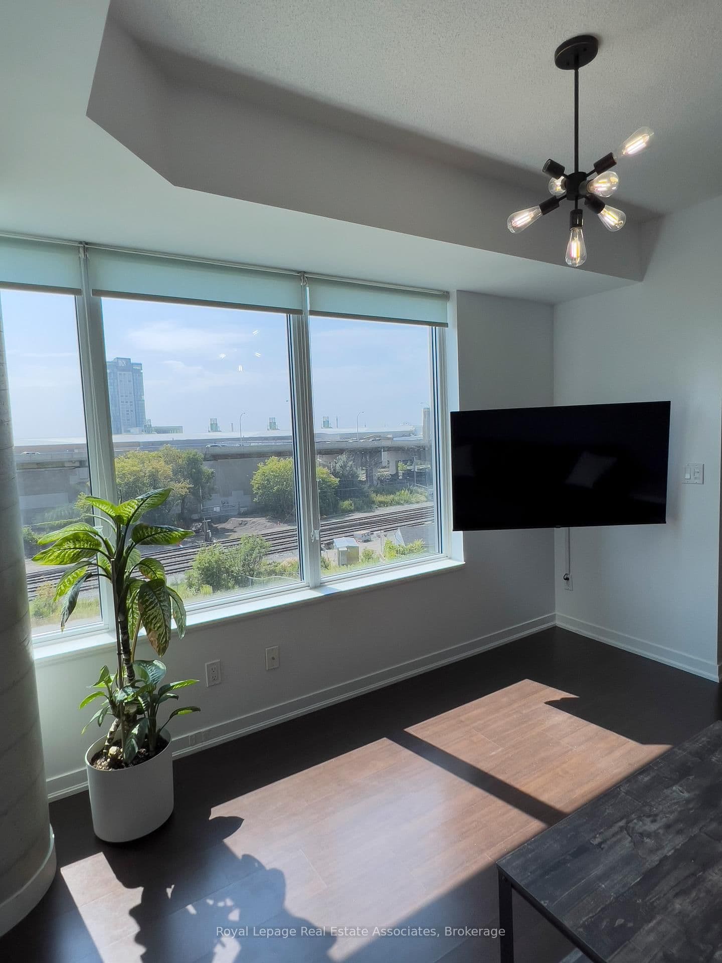 55 East Liberty Street, Unit 410 thumbnail 10