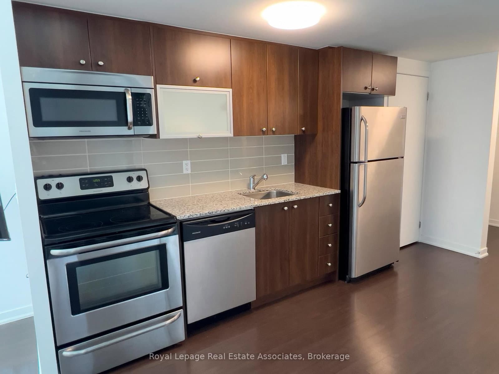 55 East Liberty Street, Unit 410 thumbnail 6