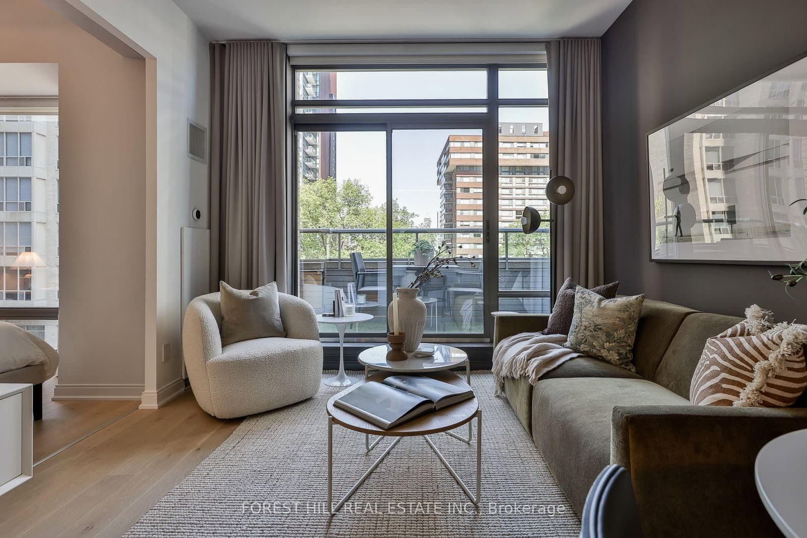 21 Scollard Street, Unit 512 - Image 1