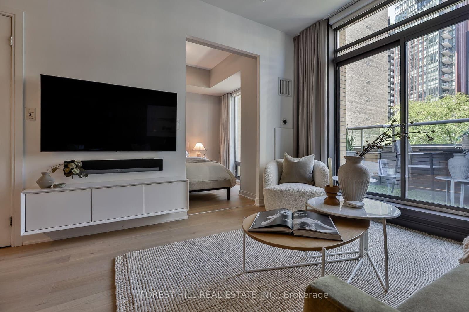 21 Scollard Street, Unit 512 thumbnail 10
