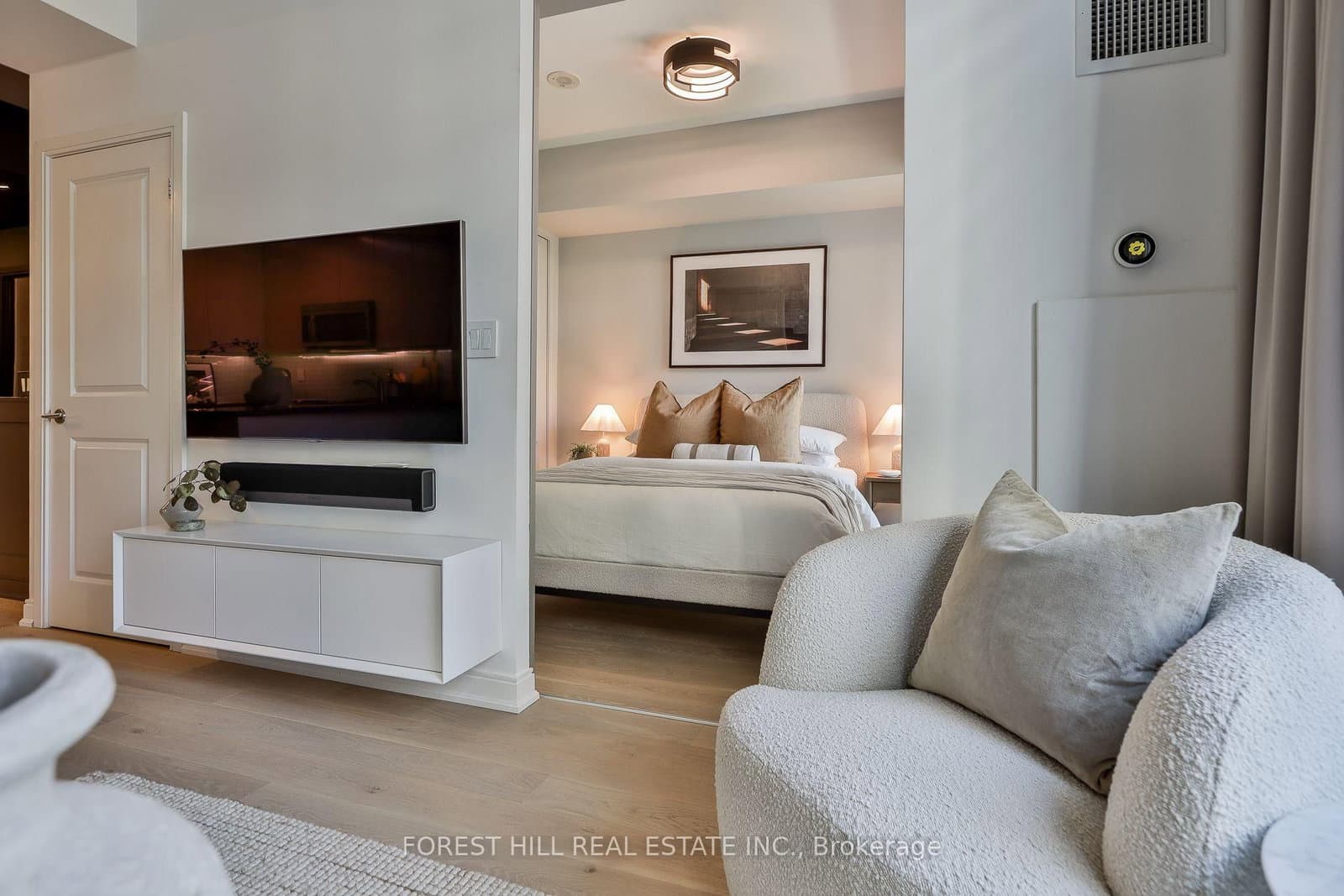 21 Scollard Street, Unit 512 thumbnail 11