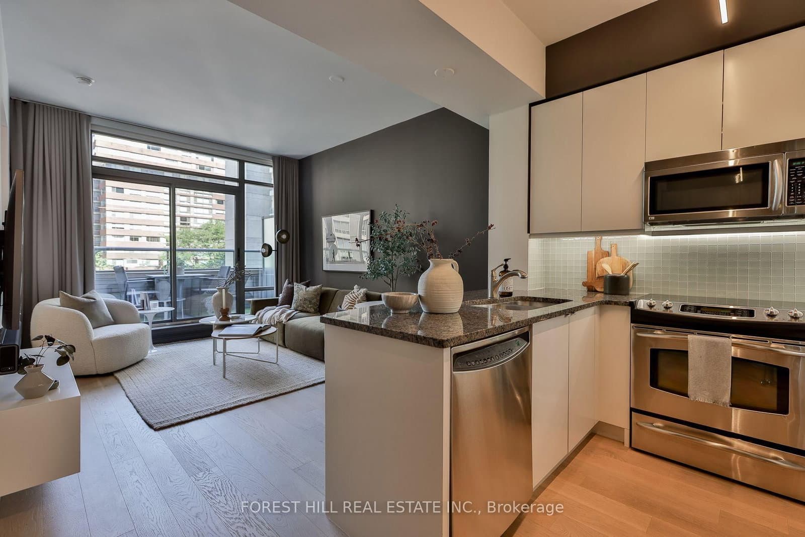 21 Scollard Street, Unit 512 thumbnail 13