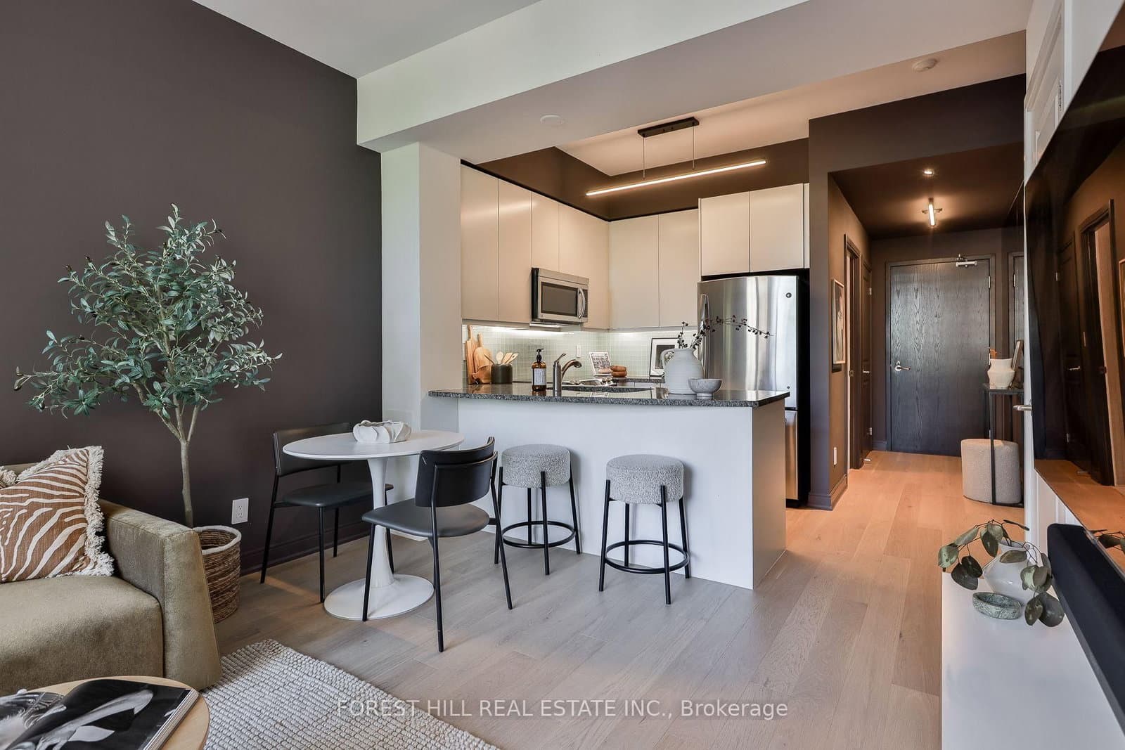 21 Scollard Street, Unit 512 thumbnail 16