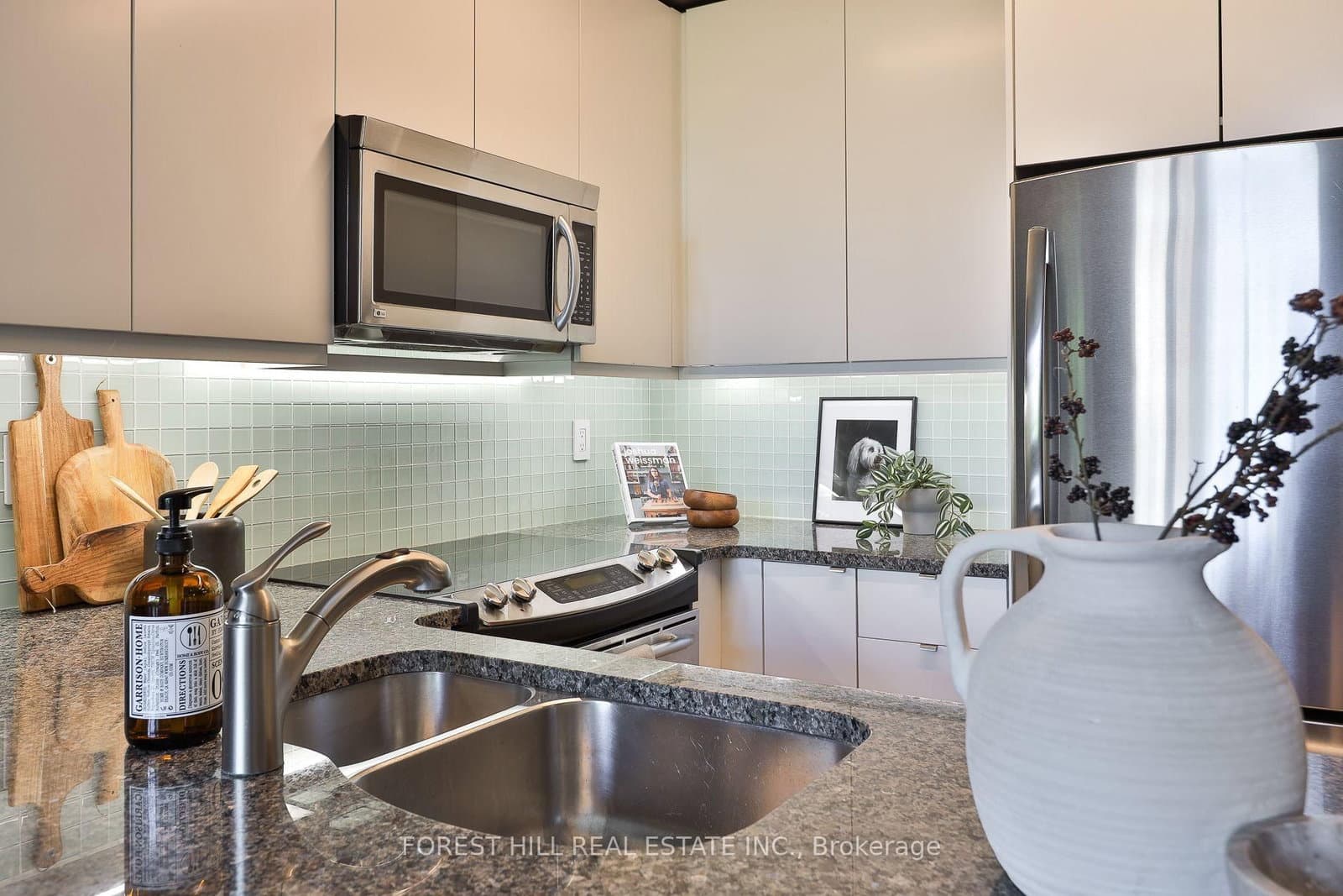 21 Scollard Street, Unit 512 thumbnail 19