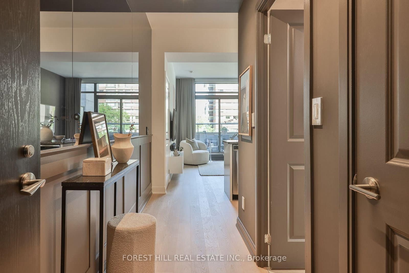 21 Scollard Street, Unit 512 thumbnail 2