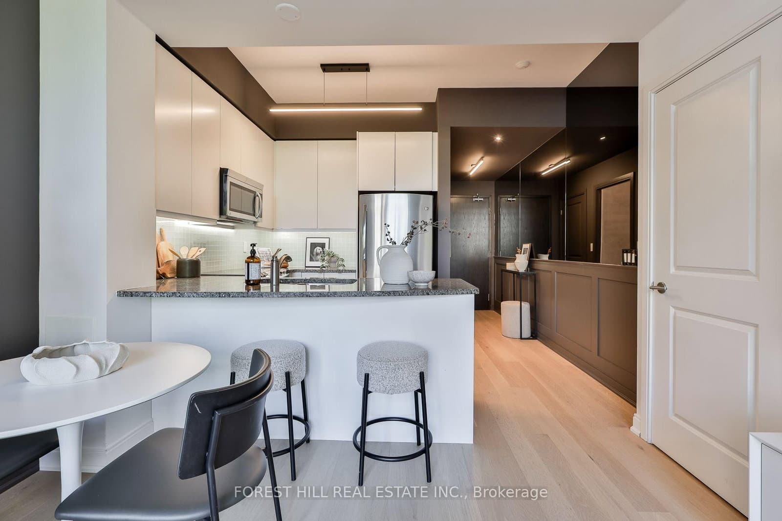 21 Scollard Street, Unit 512 thumbnail 20