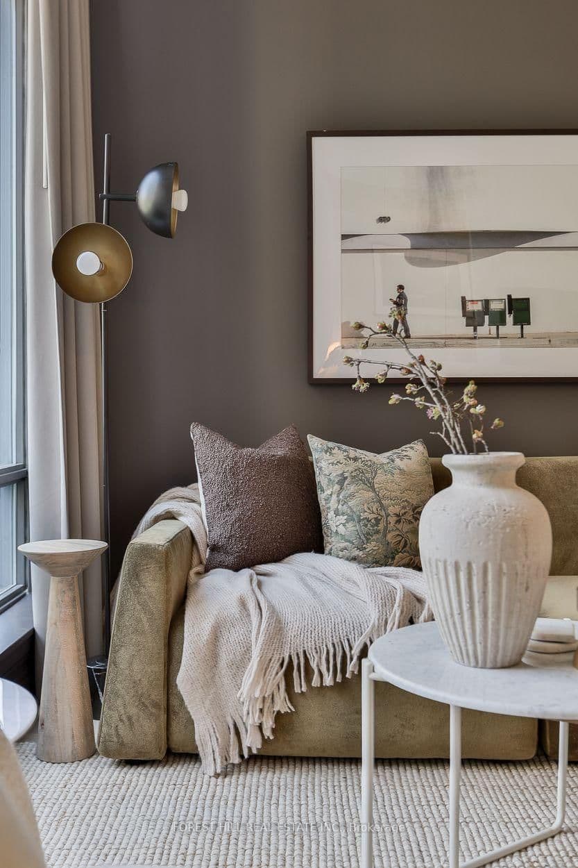 21 Scollard Street, Unit 512 thumbnail 5