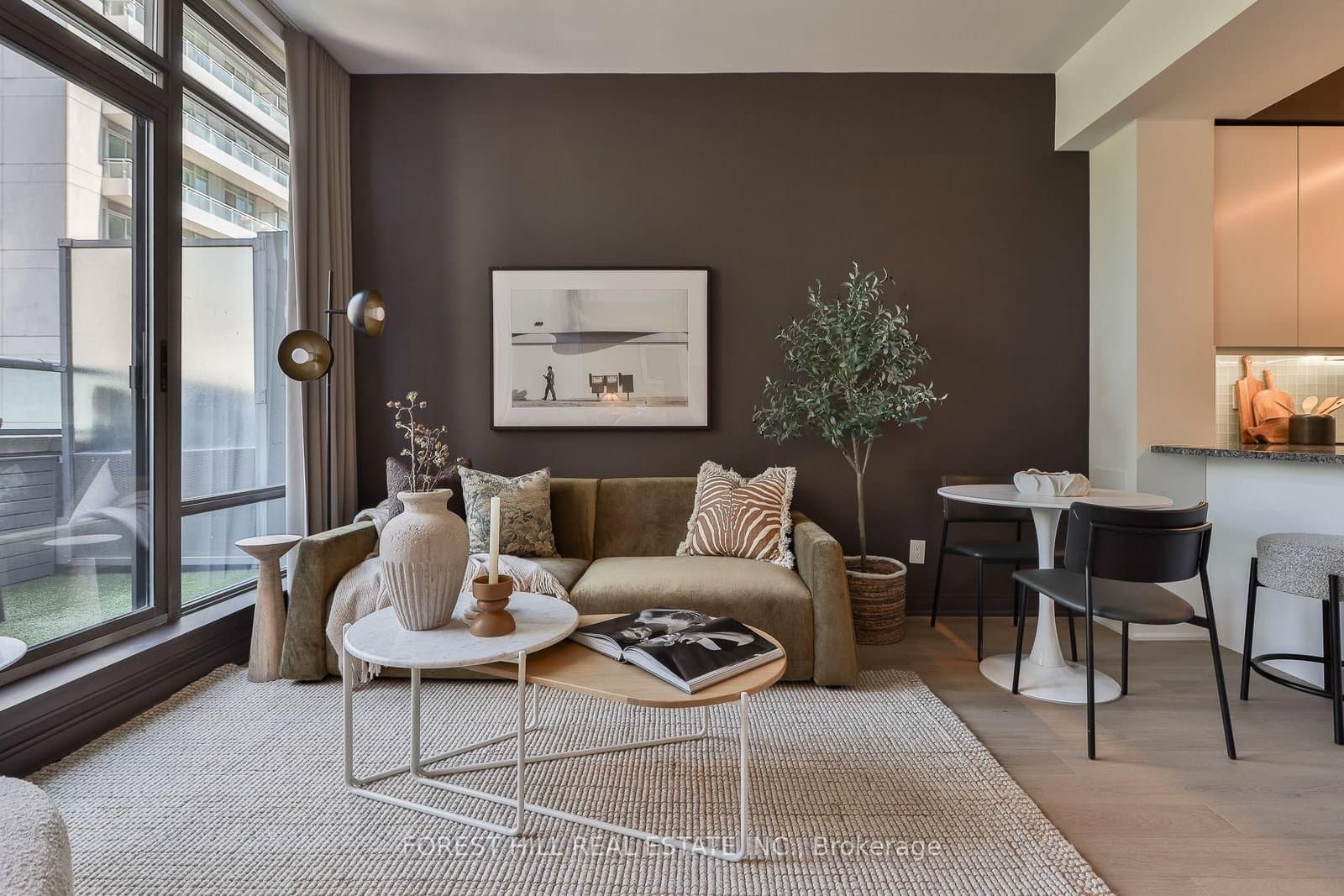 21 Scollard Street, Unit 512 thumbnail 6