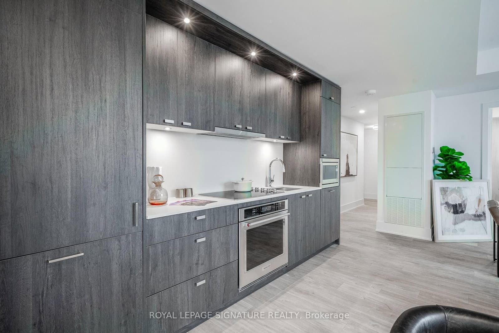115 Denison Avenue, Unit 613 thumbnail 10
