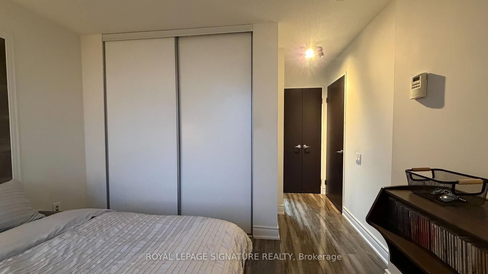 33 Sheppard Avenue E, Unit 2210 thumbnail 10