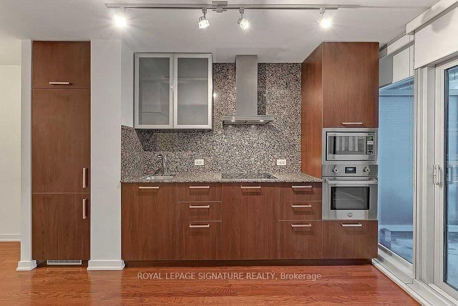 12 York Street, Unit 311 thumbnail 3