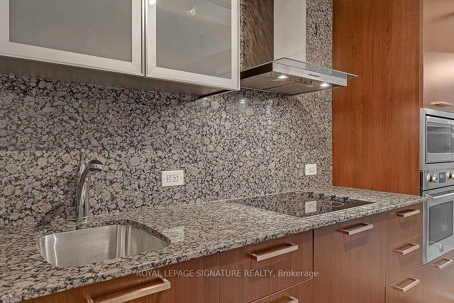12 York Street, Unit 311 thumbnail 4