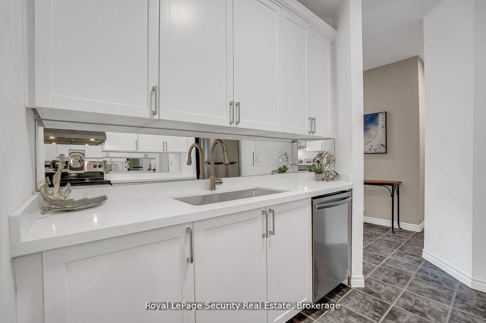 980 Yonge Street, Unit 403 thumbnail 12